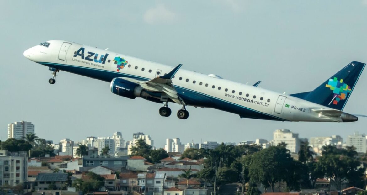 Azul (AZUL4) diminui prejuízo líquido ajustado para R$ 475,8 milhões no 2T25.