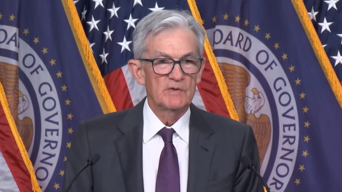 Investidores aguardam pronunciamento de Powell.