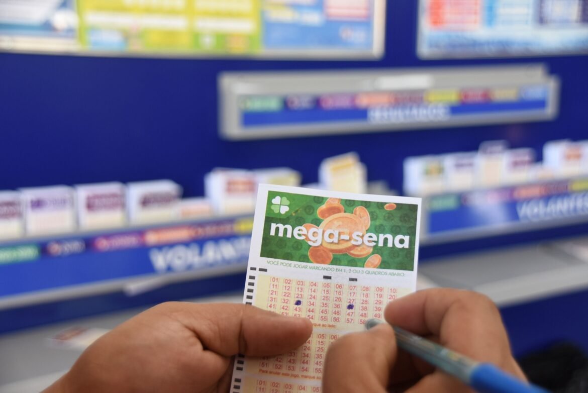 Mega-Sena 2906: O sorteio de terça-feira (26) pode premiar com R$ 35 milhões