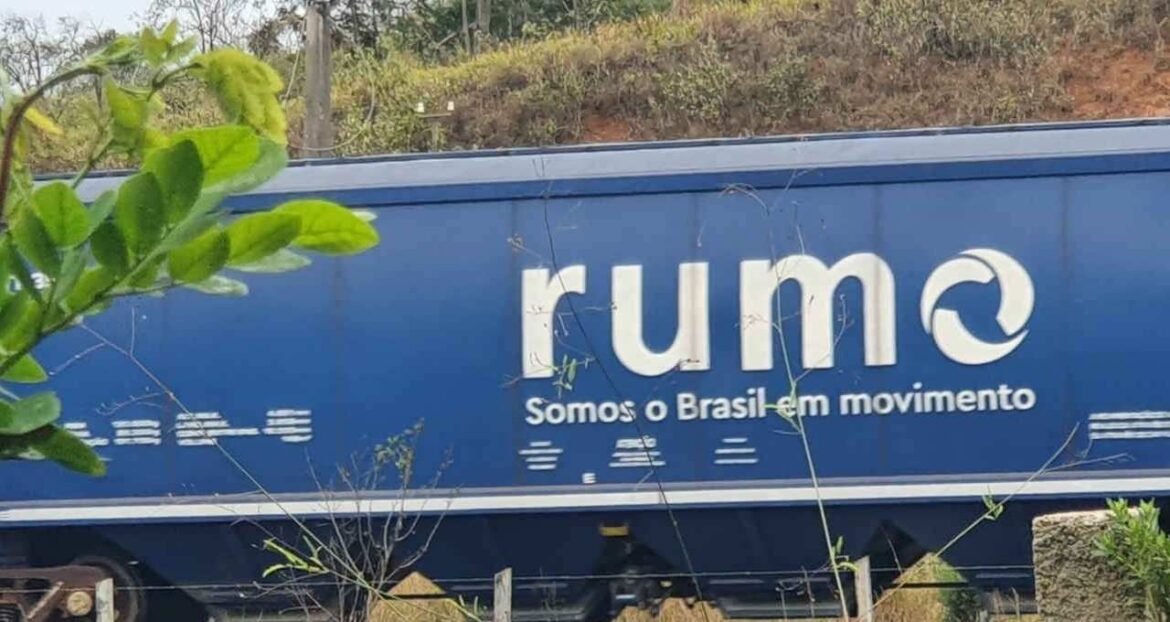 Rumo (RAIL3) tem queda após revisão de estimativas e redução de preço-alvo pelo Citi; confira os detalhes.