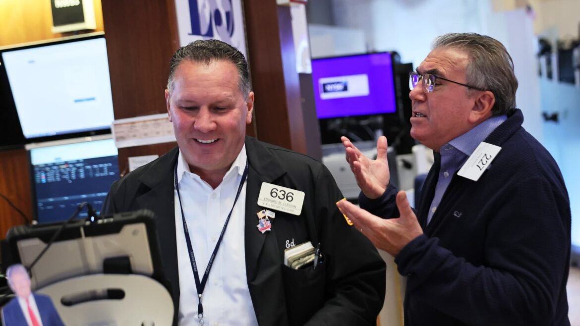 Ações de tecnologia dos EUA recuam devido a crescentes preocupações sobre a bolha de IA