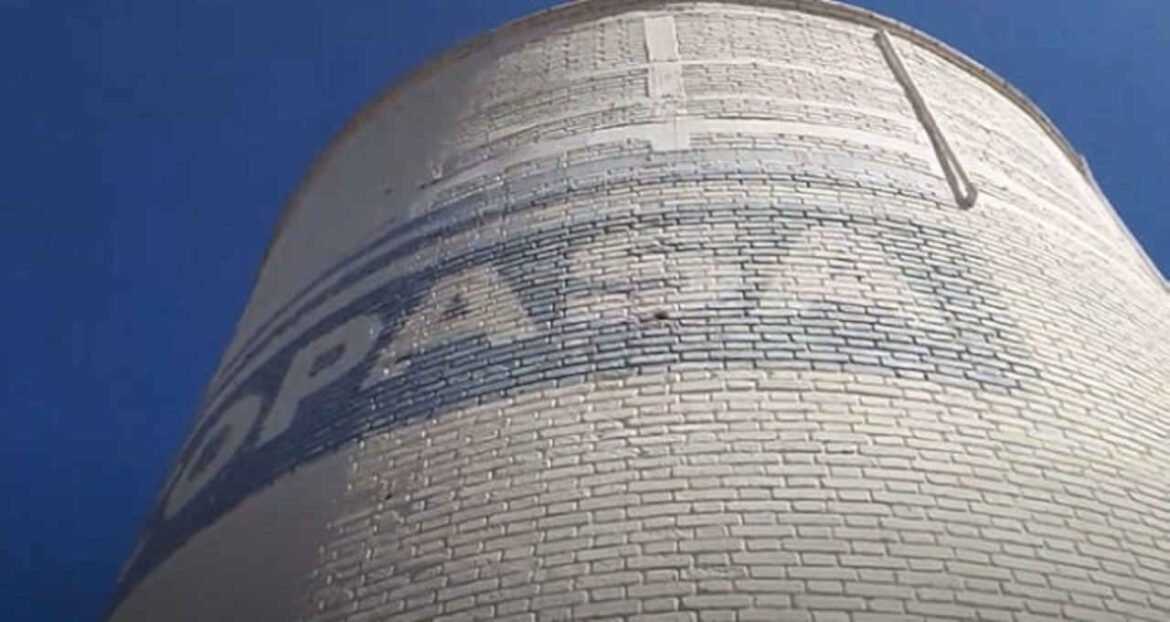 Copasa (CSMG3) registra alta de 30% em semanas, mas Genial emite alerta; há risco de queda.