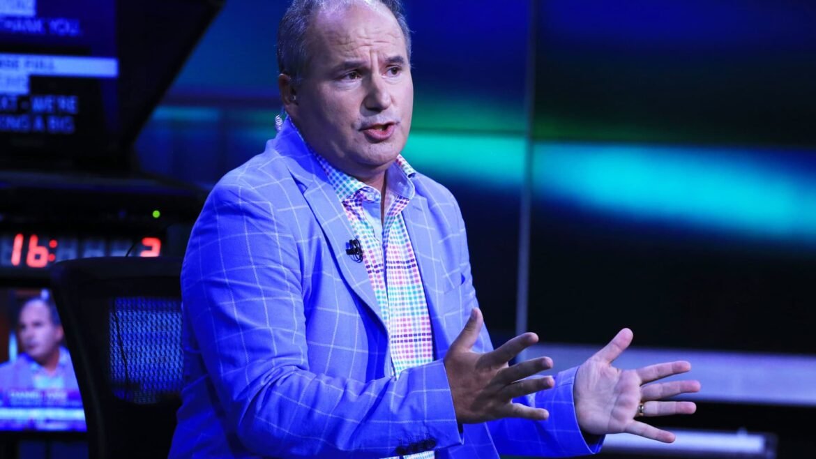 Dan Ives será o presidente da empresa que comprará a Worldcoin, apoiada por Sam Altman, para seu tesouro.