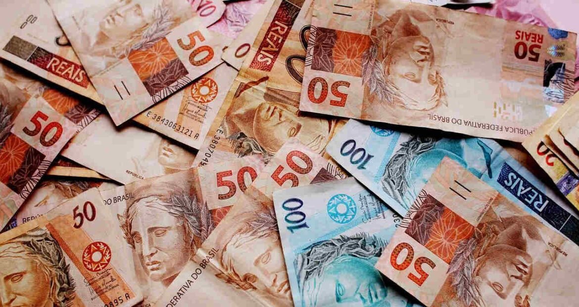 Déficit primário do governo central em agosto é menor do que o previsto, impulsionado por aumento de dividendos.