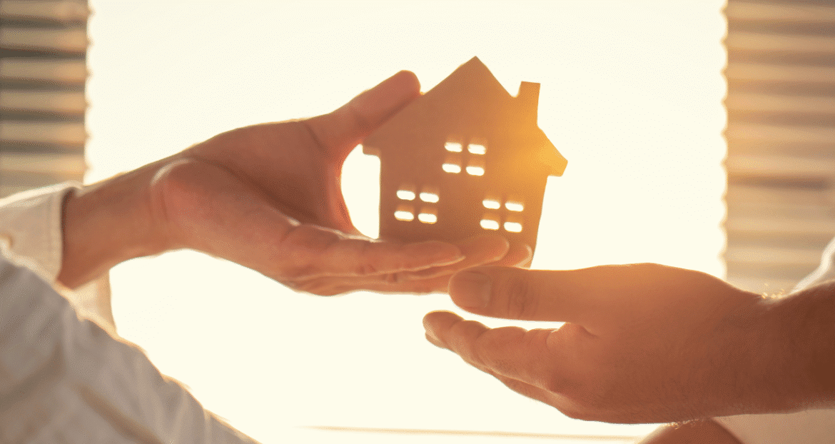 Fundo imobiliário GARE11 informa a aquisição de dois imóveis por R$ 32,3 milhões; IFIX atinge nova máxima histórica.