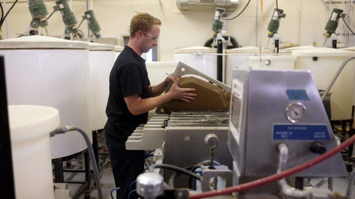 Língua portuguesa brasileira: Participação da LAC do governo Trump no Canadá da Lithium Americas.