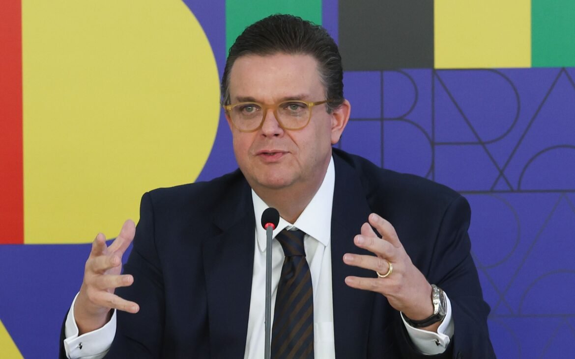 Lula orientou a ir até o fim em relação à fraude no INSS, afirma ministro.