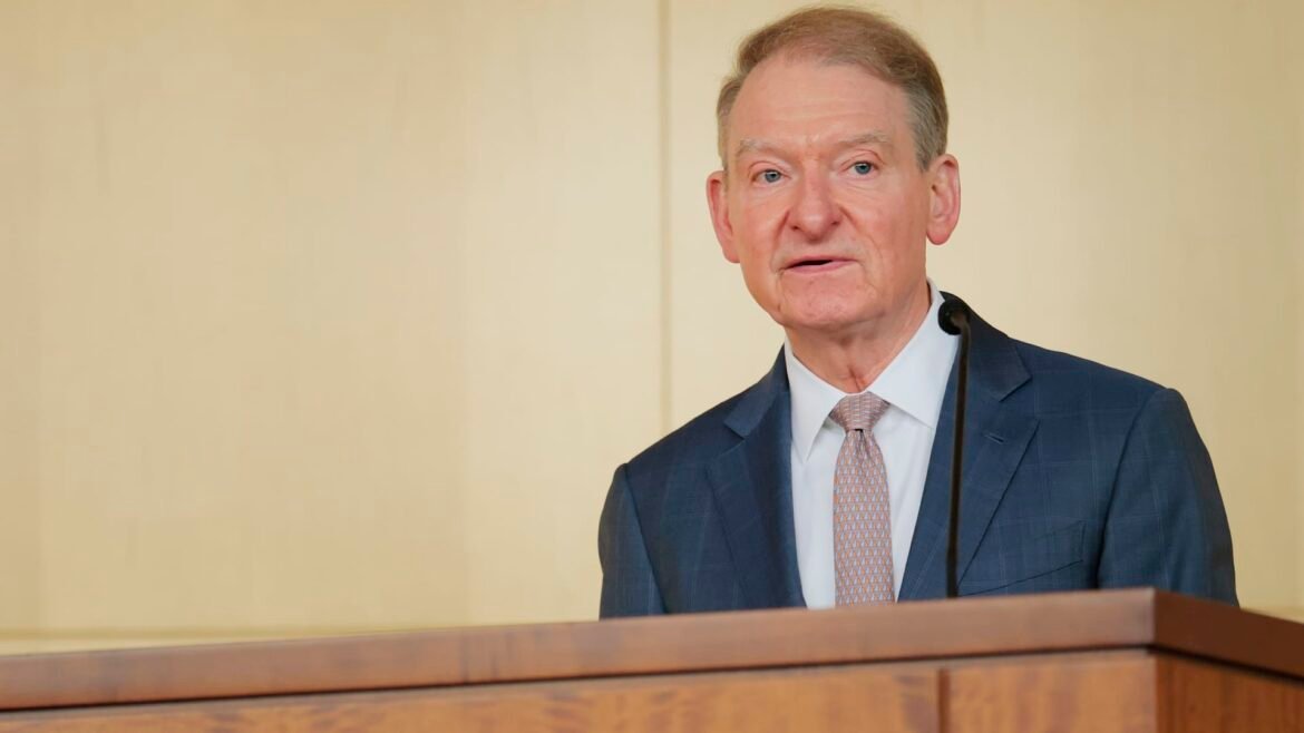 SEC deve propor alteração de regra sobre pedido de Trump para acabar com relatórios trimestrais de lucros, afirma a presidente Atkins.