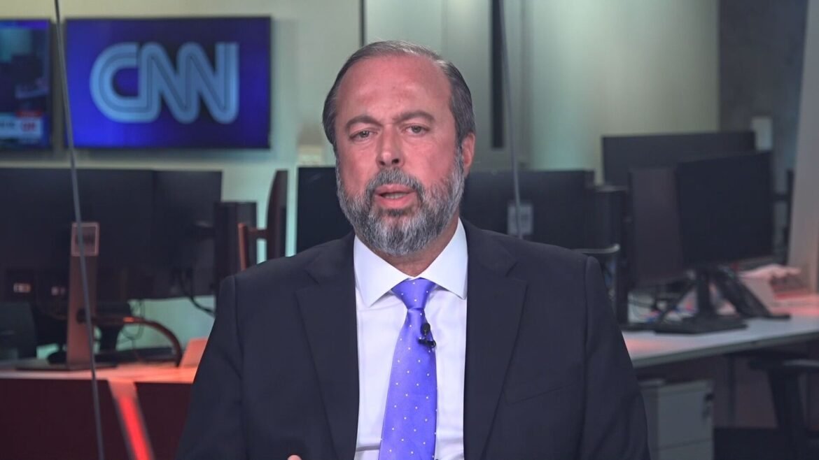 Silveira afirma que o governo precisa "reformular" o setor nuclear no Brasil.