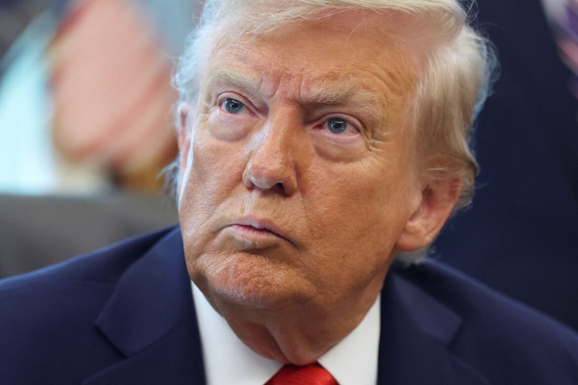 Trump afirma que tratativas com a China estão avançando e propõe solução para o TikTok.