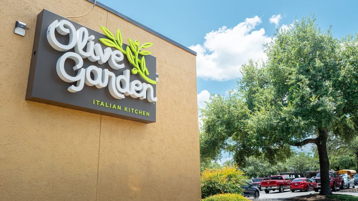 A empresa-mãe do Olive Garden é uma boa compra, mesmo com alta avaliação, segundo a Goldman Sachs.