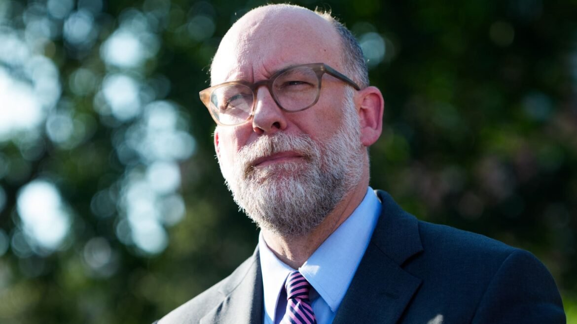 Administração Trump demite funcionários federais