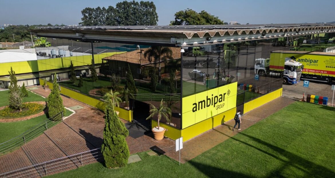 Ambipar (AMBP3) cai 17% e atinge nova mínima histórica.