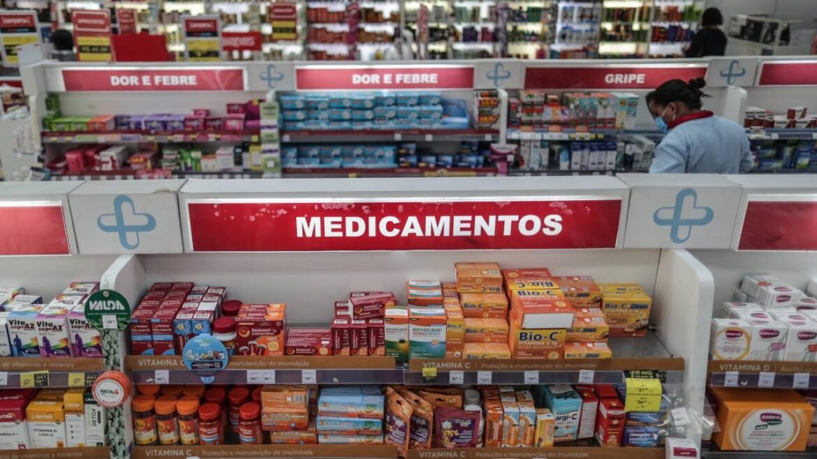 Apesar das farmácias e do setor de vestuário, o varejo prevê queda em outubro.