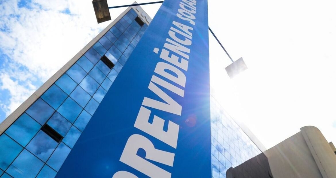 Após o Banco Master, INSS interrompe a concessão de crédito consignado pelo Inter e mais três instituições financeiras.