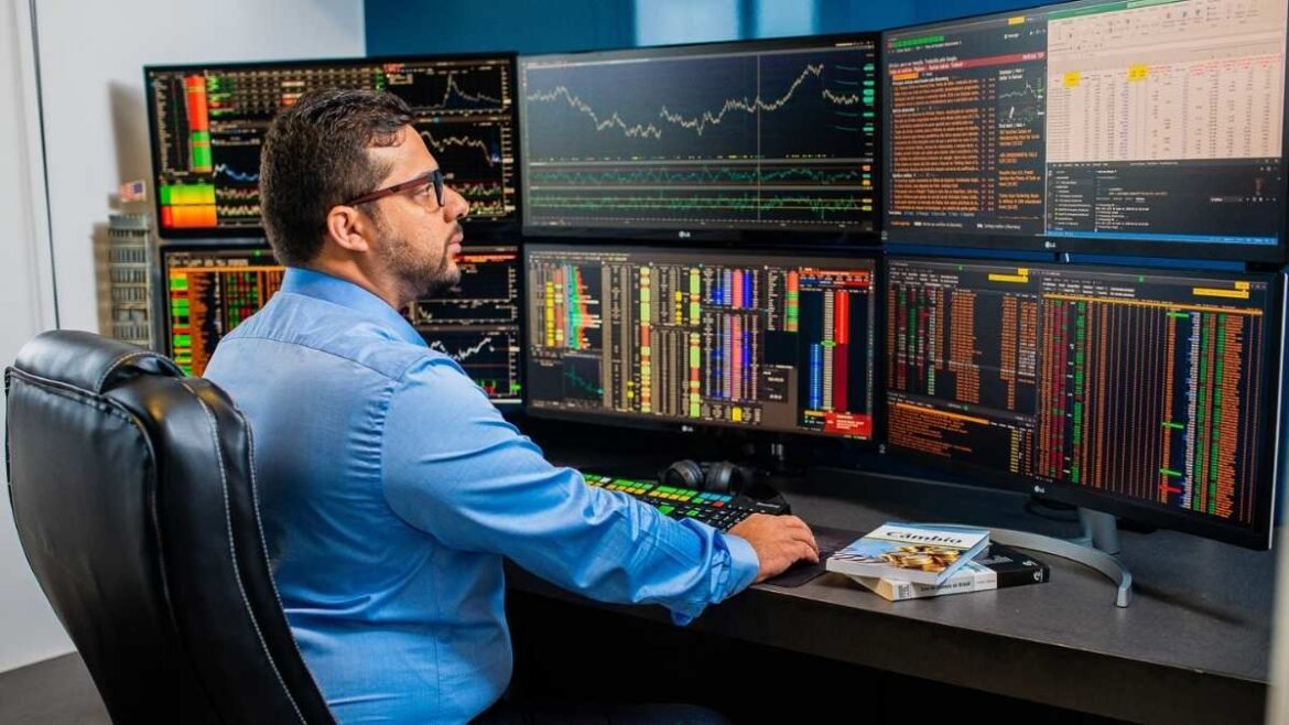 Brasileiro desenvolve robô que fez R$ 3 mil virar R$ 17 mil.