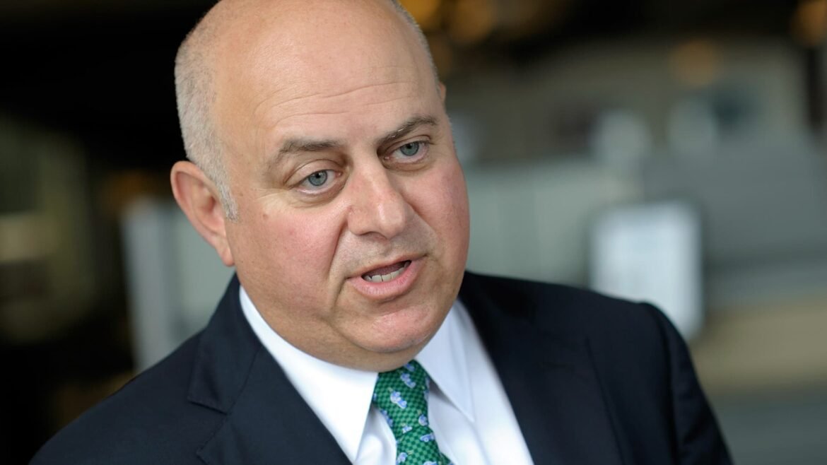 CEO da Prologis destaca a crescente demanda no setor de centros de dados.