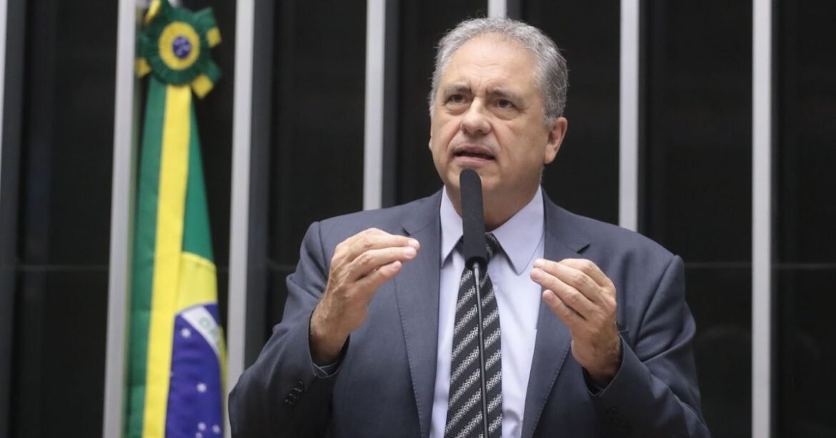 Com alterações, MP do IOF deve gerar R$ 17 bilhões em 2026, segundo relator.