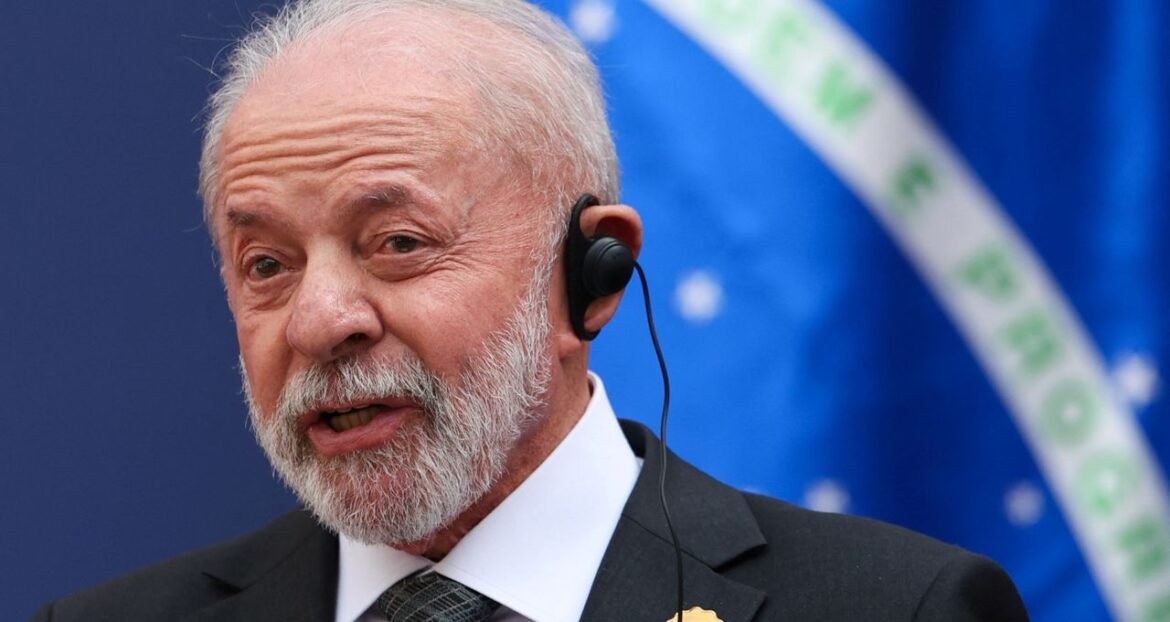 Em diálogo cordial, Lula solicita que Trump remova a tarifa de 40% sobre produtos brasileiros.