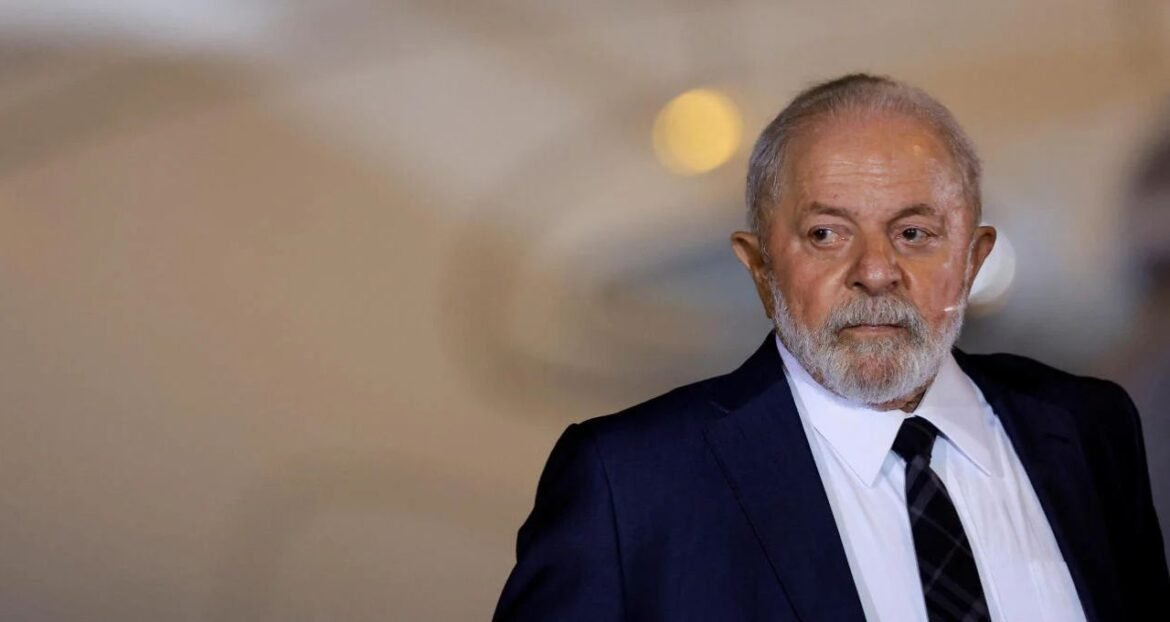 Em português brasileiro: "Lula e Trump têm diálogo 'produtivo' por videoconferência, afirma Haddad."