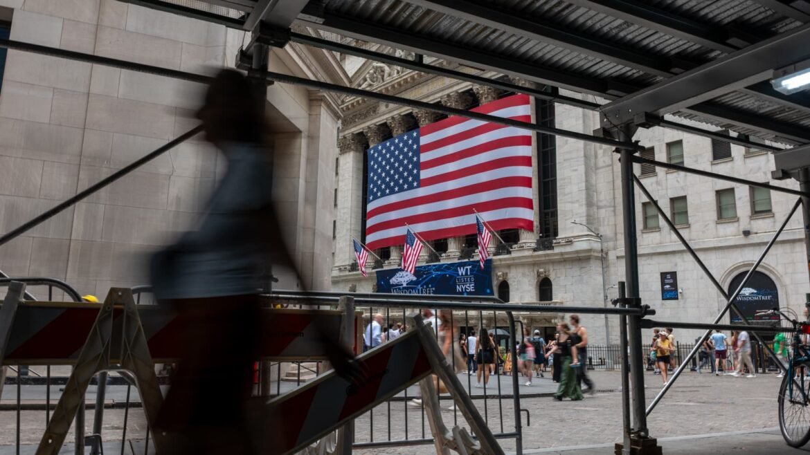 Estamos realizando lucros em uma ação que se recuperou da queda de lucros de agosto.