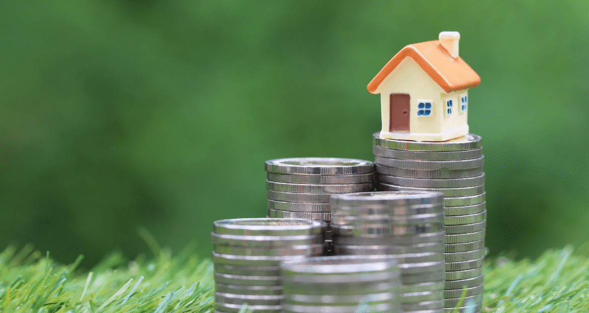 Fundo imobiliário negocia participação em prédio e reporta lucro; IFIX apresenta nova alta.
