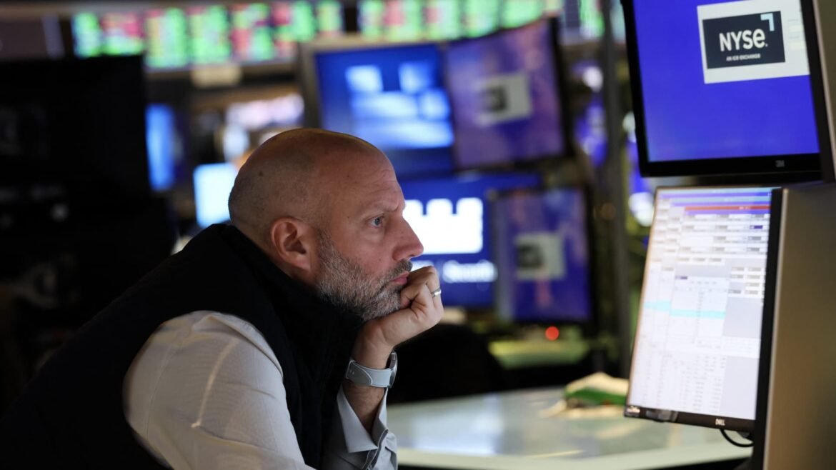 Fundos de hedge com sistemas de acompanhamento de tendências podem intensificar vendas à medida que a volatilidade aumenta e eles entram em ação.