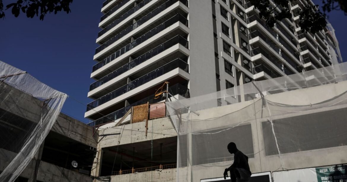 Governo inicia programa para reformas de habitação e oferecerá empréstimos de até R$ 30 mil.