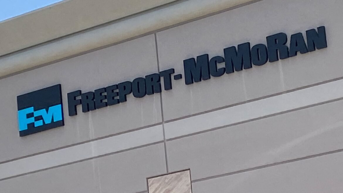 HSBC eleva a classificação das ações da Freeport-McMoRan devido à alta nos preços do cobre.