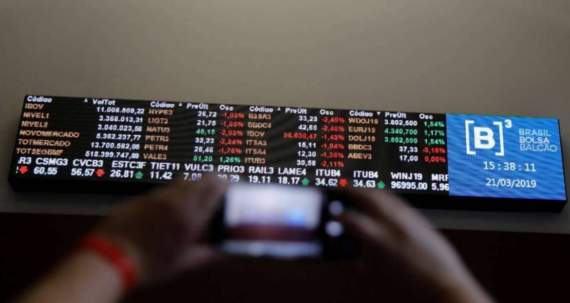 Ibovespa (IBOV) cai para 142 mil pontos atento à MP da tributação; 5 informações essenciais antes de investir hoje (7)