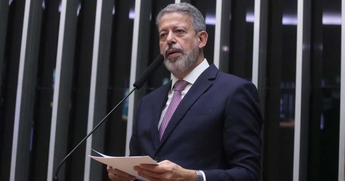 Lira preserva títulos livres de IR e estabelece transição para alta renda.