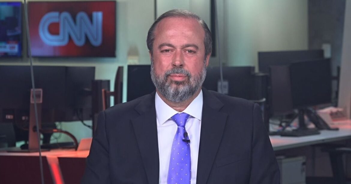 Silveira encontra-se com o ONS para analisar as causas do apagão.