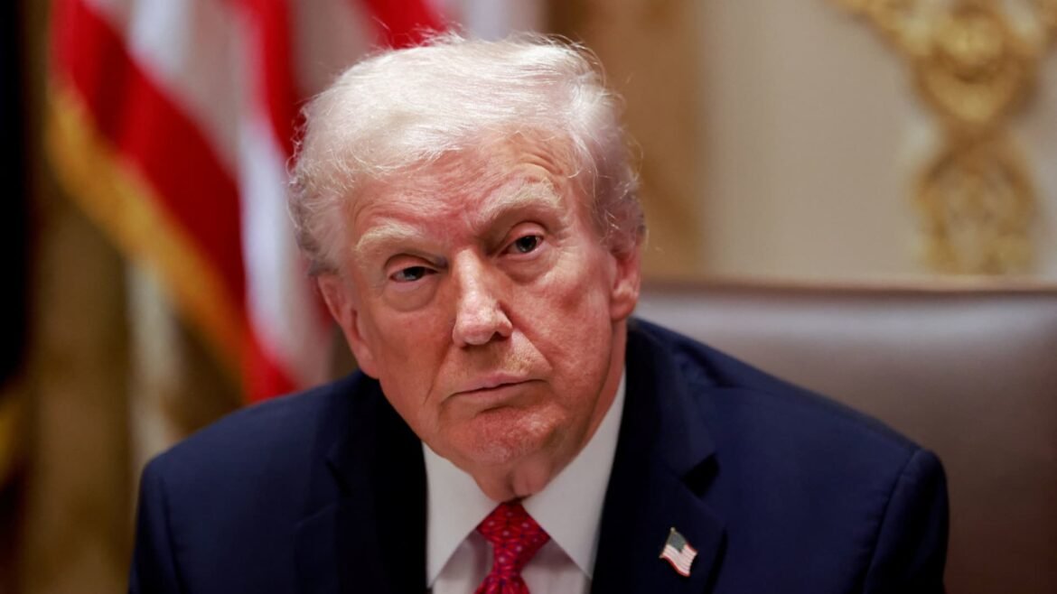 Sobreviventes do ataque ao navio de Trump retornam ao Equador pela Colômbia