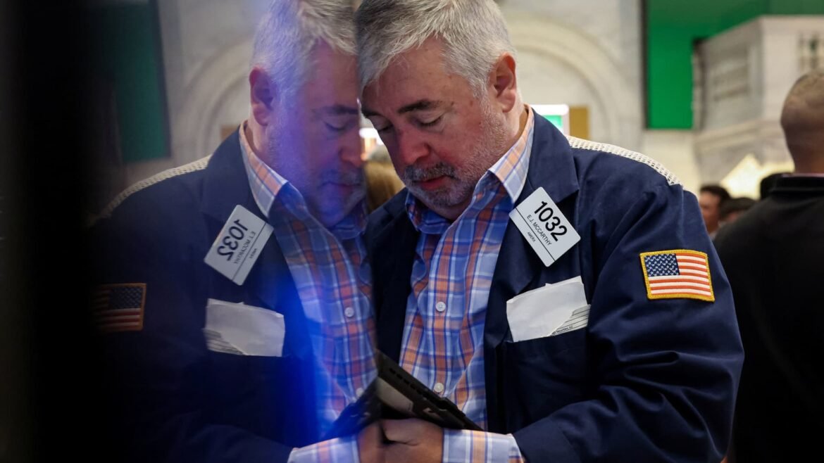 Ações em novembro encerram mistas, apesar de um forte rally na semana do Thanksgiving