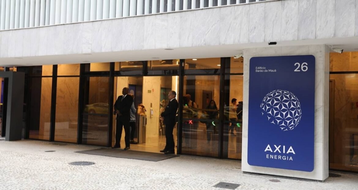 Axia Energia (AXIA3) apresenta oscilações após anunciar possível liberação de R$ 39,9 bilhões; é o momento ideal para investir?