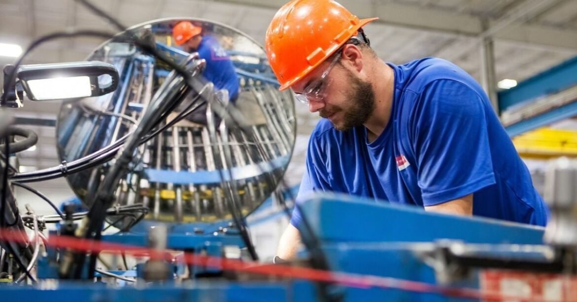 CNI: Pessimismo Industrial Persiste Mesmo com Crescimento em Setores Otimistas