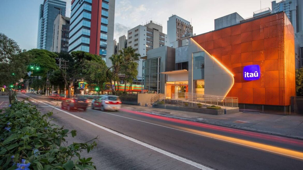 Itaú reduz classificação do Santander e diminui preço-alvo do Banco do Brasil