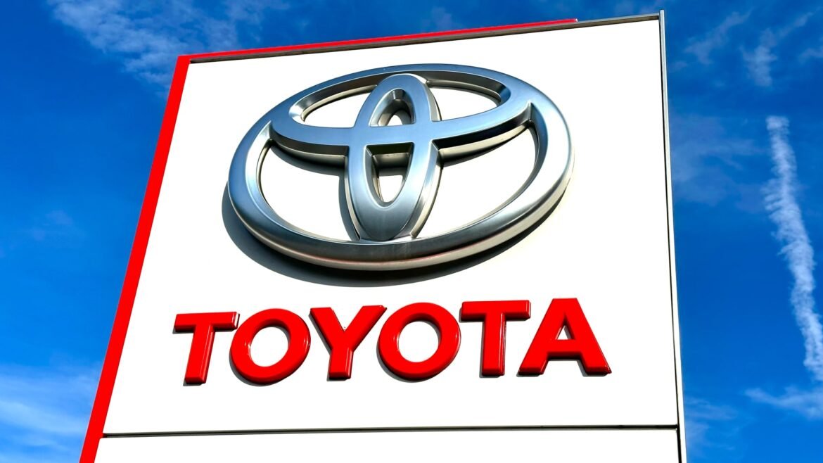 Lucros da Toyota caem pelo segundo trimestre consecutivo devido a tarifas dos EUA que afetam exportações