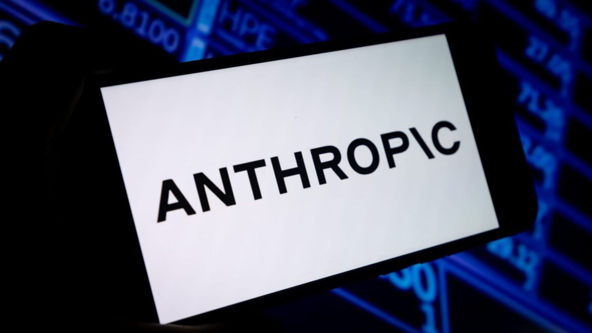 O que o investimento de $50 bilhões da Anthropic em IA significa para essas 3 ações do portfólio.