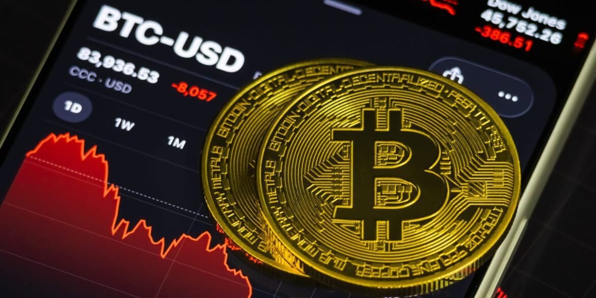Preços do Bitcoin Continuam em Queda com 3 Fatores Exercendo Pressão sobre a Principal Criptomoeda