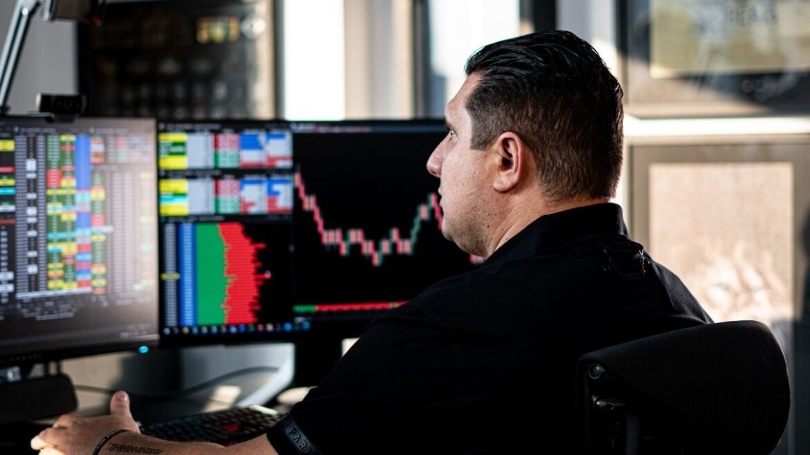 Trader revela sistema capaz de garantir ganhos de até R$ 20 mil por mês.