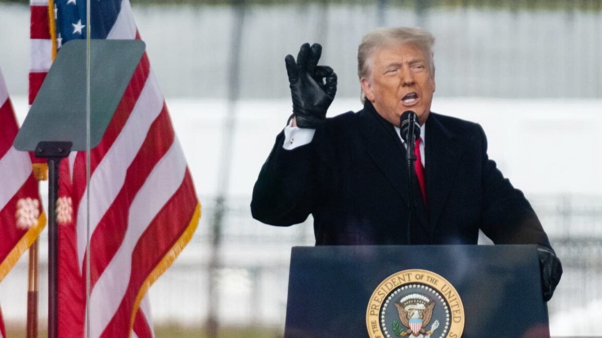 Trump ameaça o BBC com um processo de $1 bilhão: Entenda a situação atual