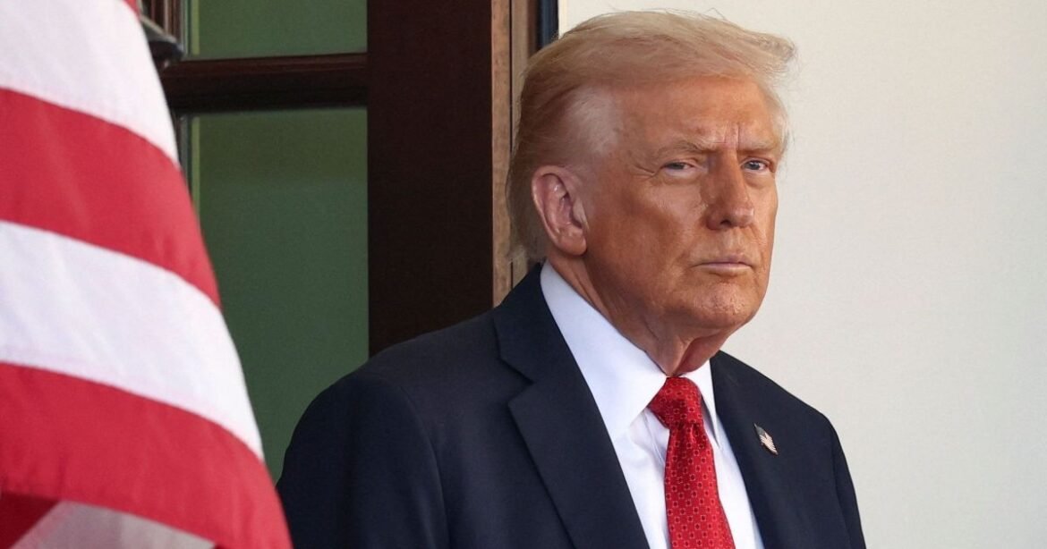 Trump solicita encerramento do shutdown e acusa democratas de "destruir" a economia.