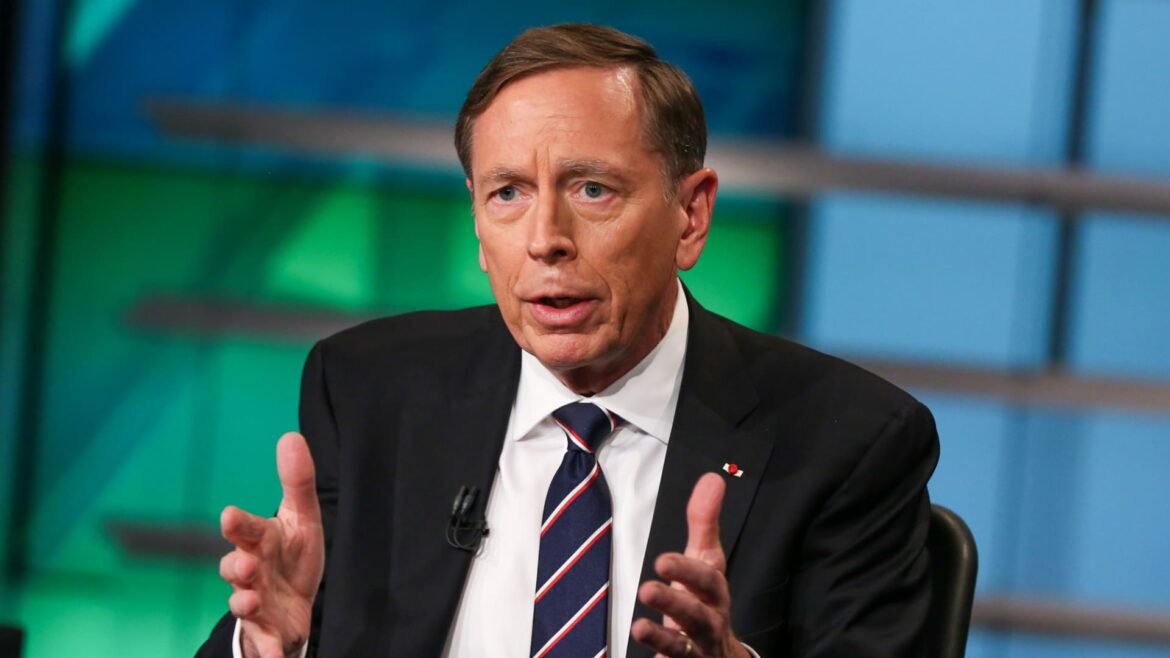 A estratégia de segurança de Trump que assustou a Europa, afirma David Petraeus