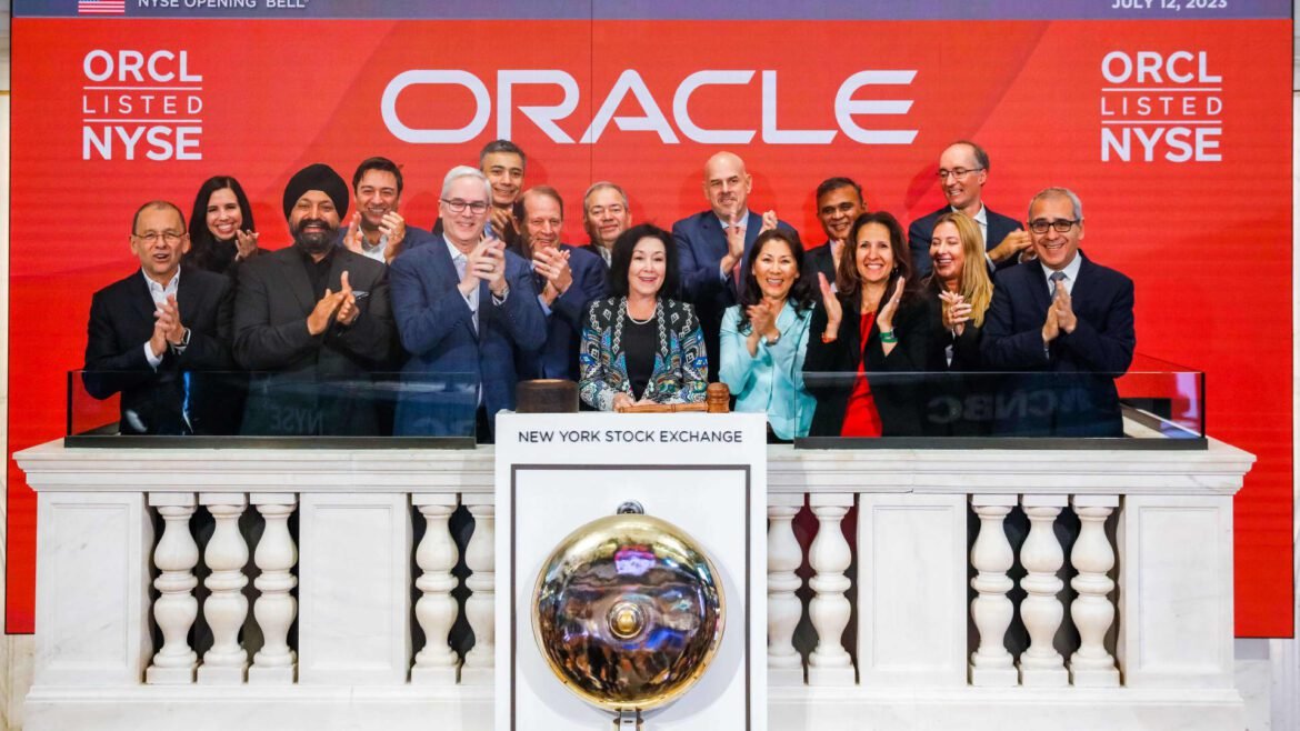 Ações com as maiores oscilações no pré-mercado: ORCL, CRWV, NKE, COIN