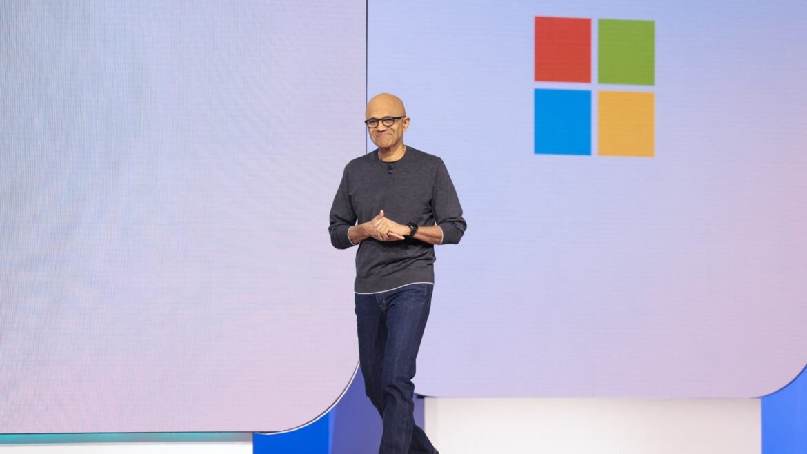 Ações da Microsoft despencam diante do relatório de metas de vendas de produtos de IA não cumpridas