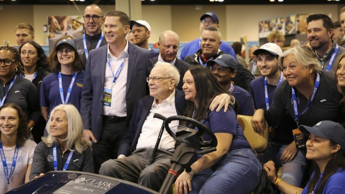 Berkshire reformula sua alta administração para acelerar a transição além da era Buffett: o que isso significa para as ações.