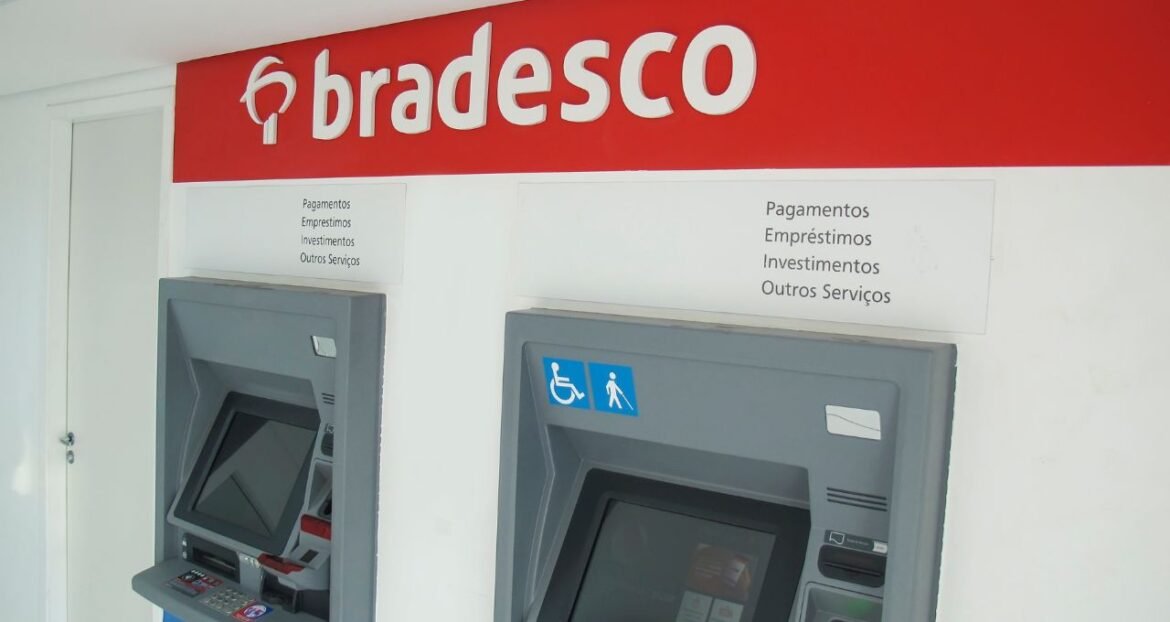 Bradesco (BBDC4) encerrará trabalho remoto para colaboradores de duas áreas a partir de 2026.