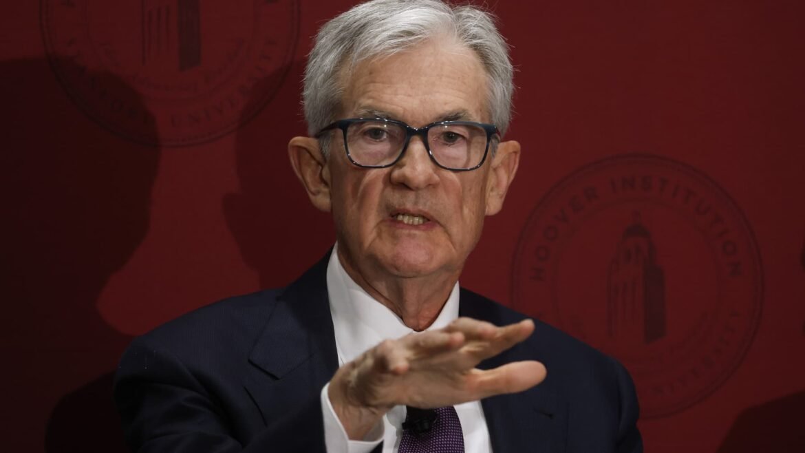 Decisão do Fed deve incluir corte de juros e muito mais. Veja o que esperar.
