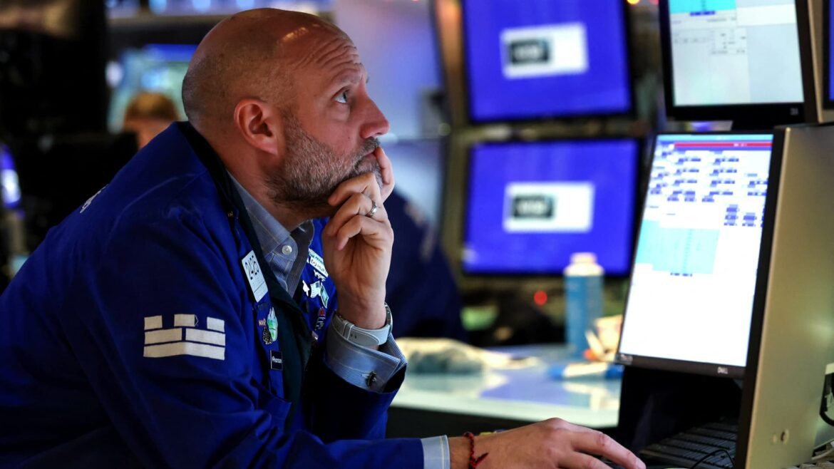 Desregulamentação impulsionará boom de fusões e aquisições bancárias, afirma Mike Mayo, do Wells Fargo.